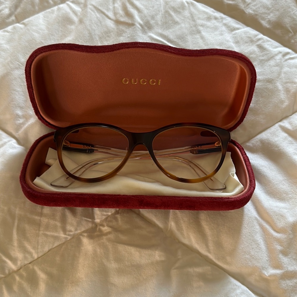 GUcci eyeglasses like new